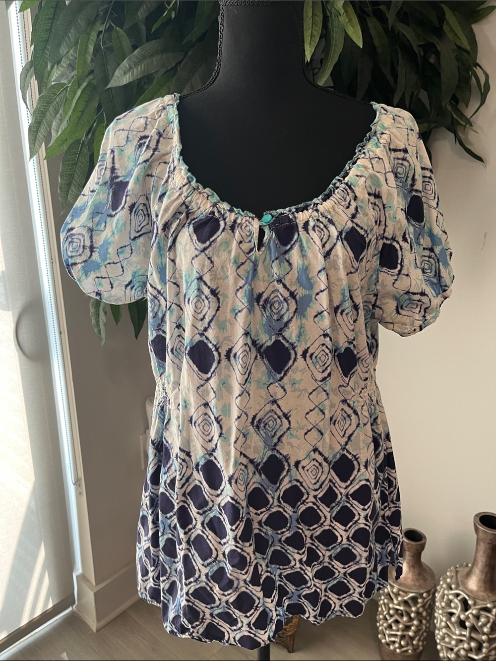 Healing Hands Blue and White Patterned Peasant Scrub Top